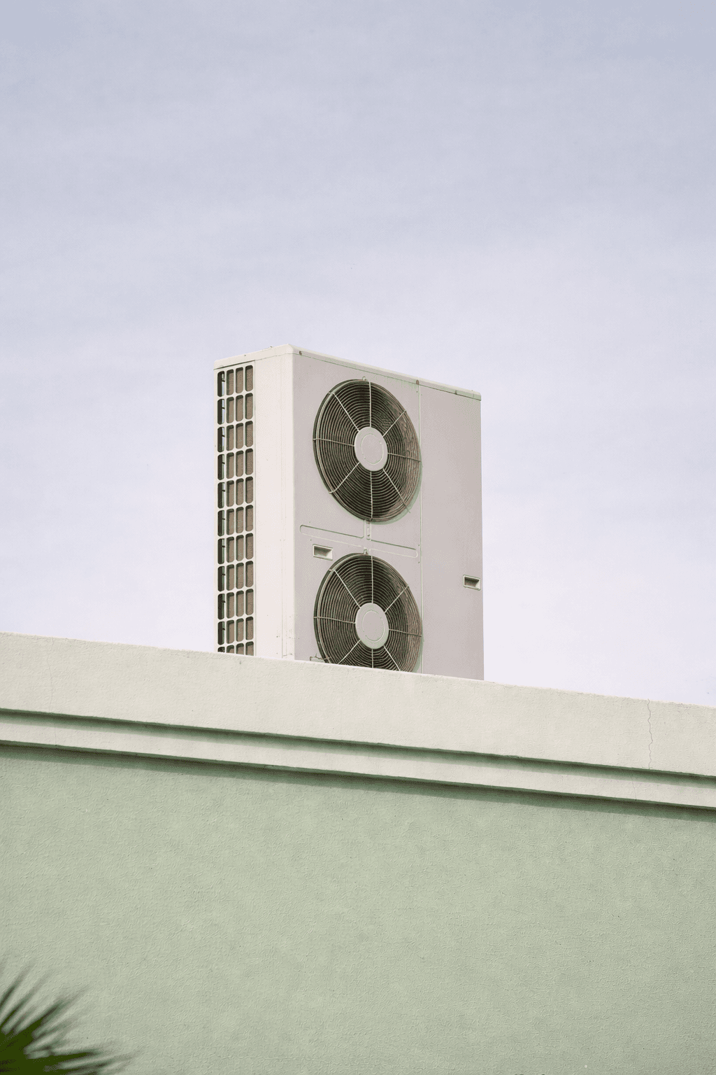 Instalación aerotermia moderna